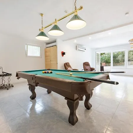 Duke - Plusholidays * Casas de Torrat