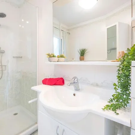 Duke - Plusholidays * Casas de Torrat